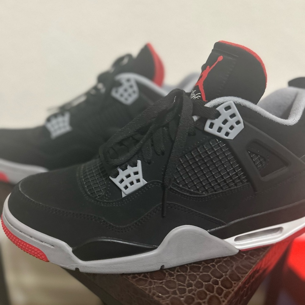 Air Jordan 4 retro size 10